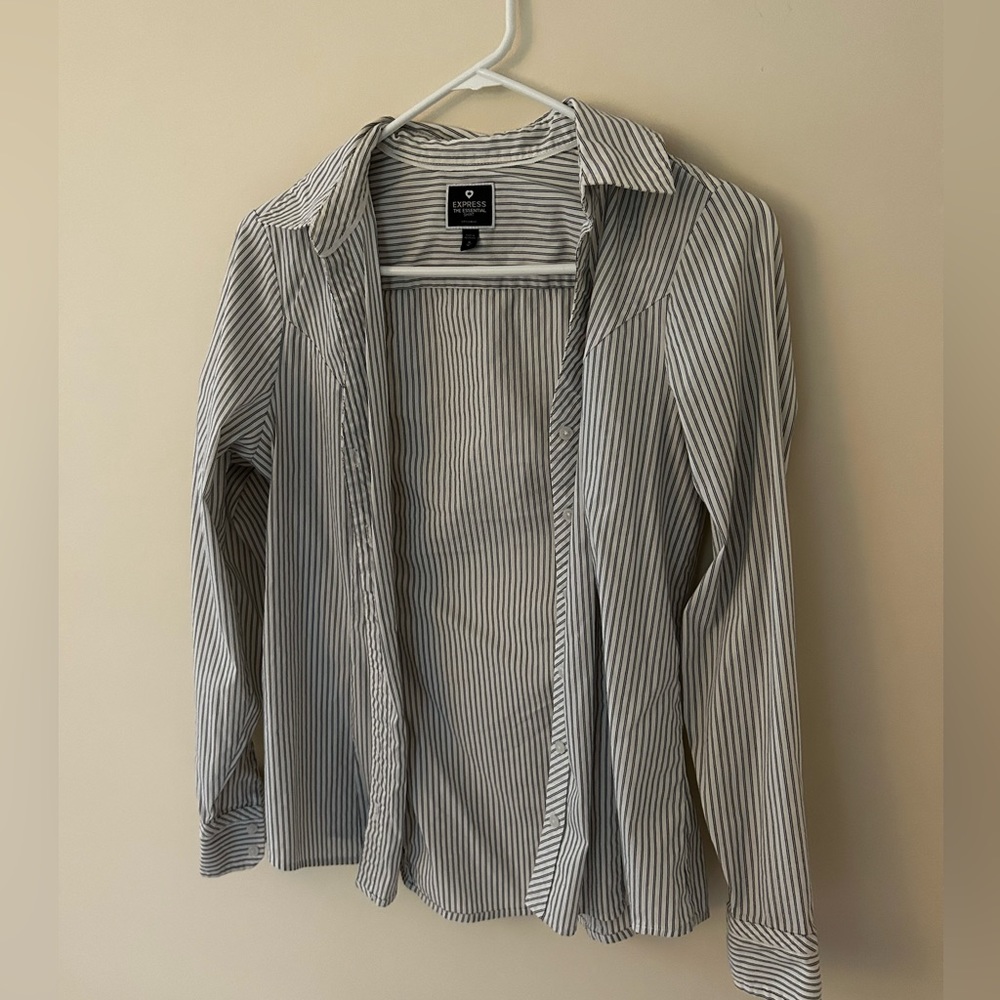 Express essential shirt